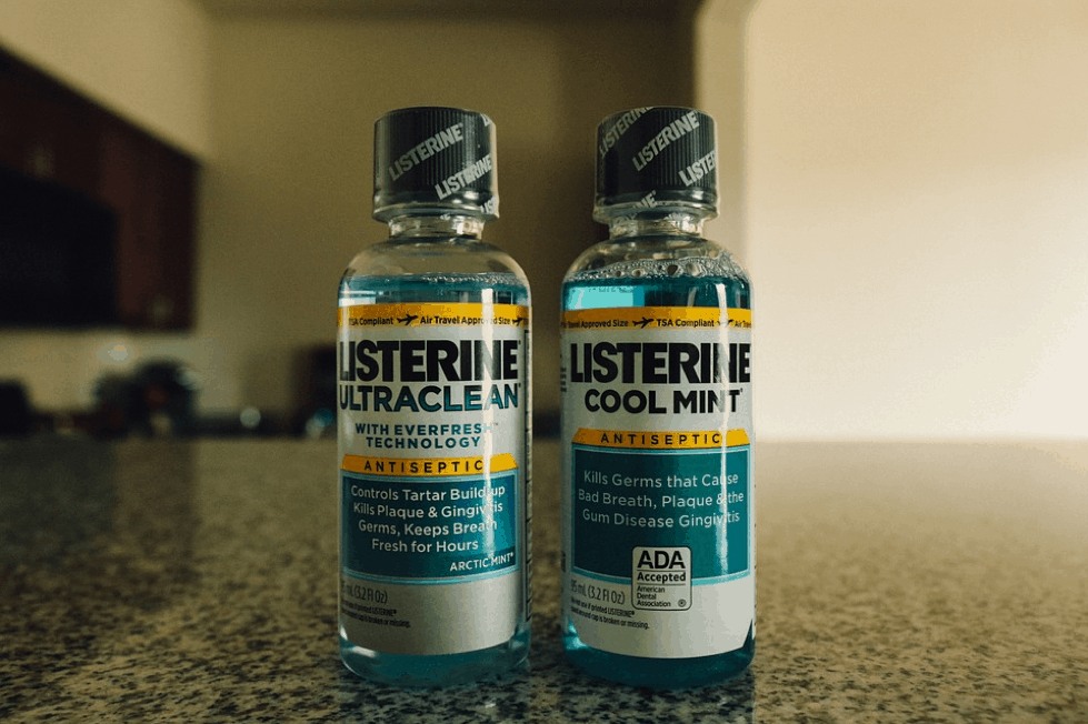 Listerine mouthwash with shrink wrapped lid