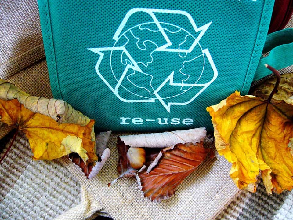 Recycling box for plastics