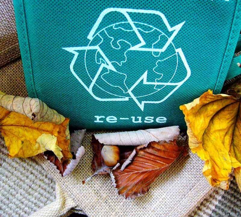 Recycling box for plastics
